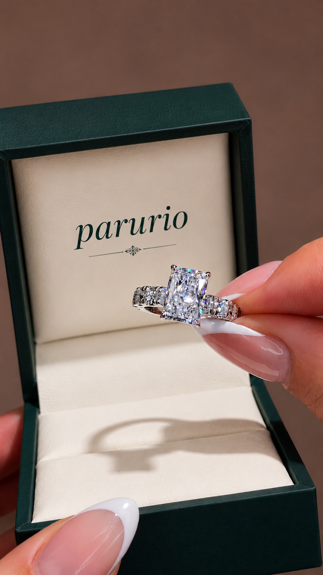 Bague de fiançailles Parurio diamant princesse de laboratoire dans son écrin